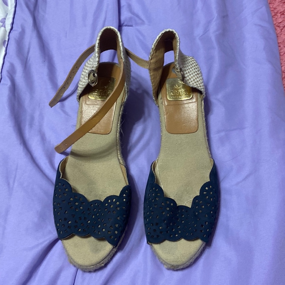 kanna navy wedges